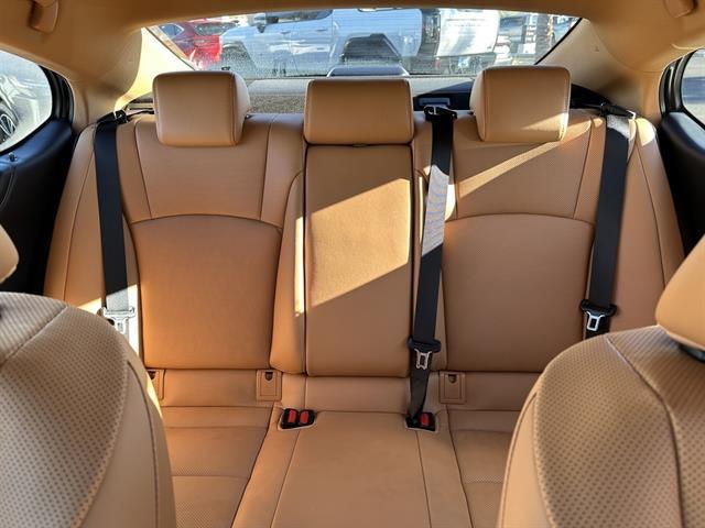 used 2025 Lexus ES 300h car, priced at $46,990