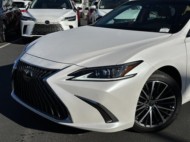 used 2025 Lexus ES 300h car, priced at $46,990