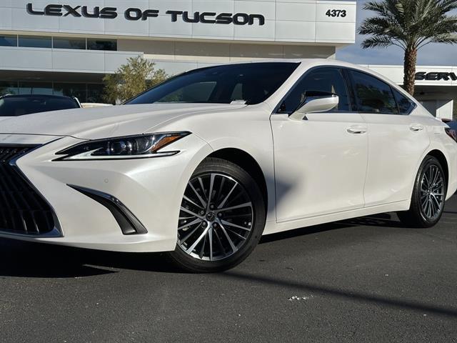 used 2025 Lexus ES 300h car, priced at $46,990
