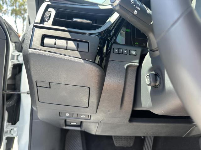 new 2025 Lexus ES 300h car, priced at $53,229
