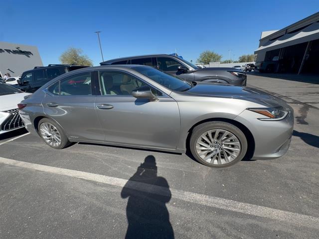 used 2020 Lexus ES 300h car, priced at $31,990
