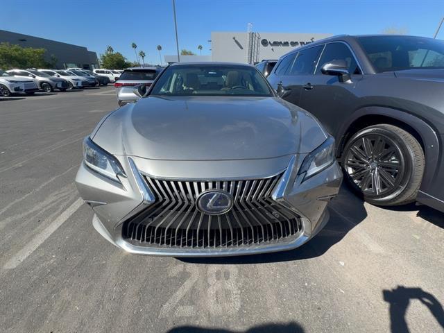 used 2020 Lexus ES 300h car, priced at $31,990
