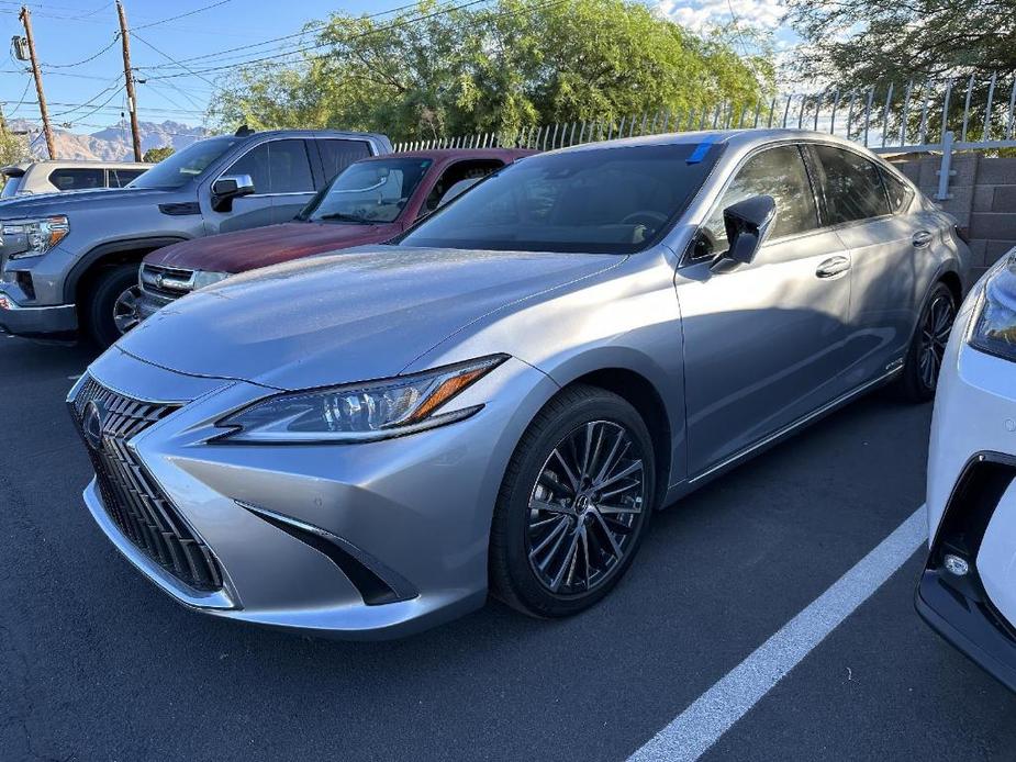 used 2022 Lexus ES 300h car, priced at $40,990