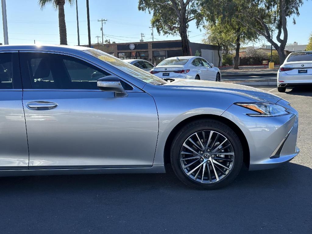 used 2022 Lexus ES 300h car, priced at $40,990