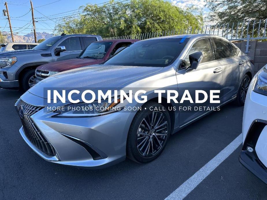 used 2022 Lexus ES 300h car, priced at $40,990