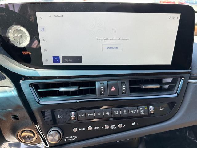 new 2025 Lexus ES 300h car, priced at $52,729