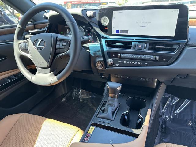 new 2025 Lexus ES 300h car, priced at $52,729