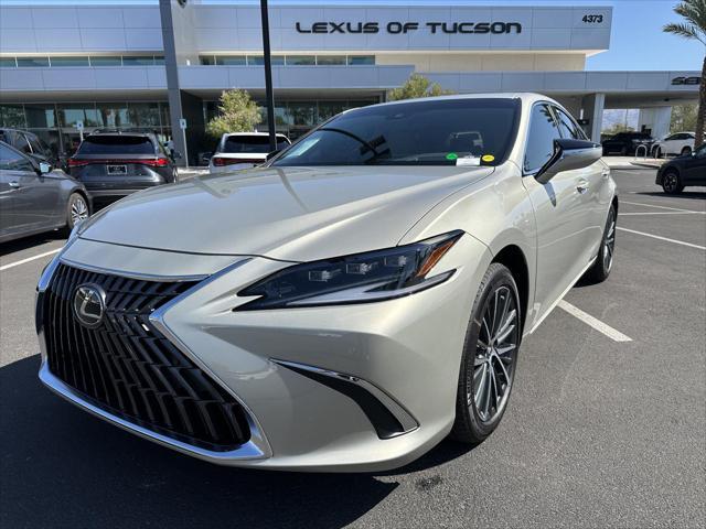 new 2025 Lexus ES 300h car, priced at $52,729