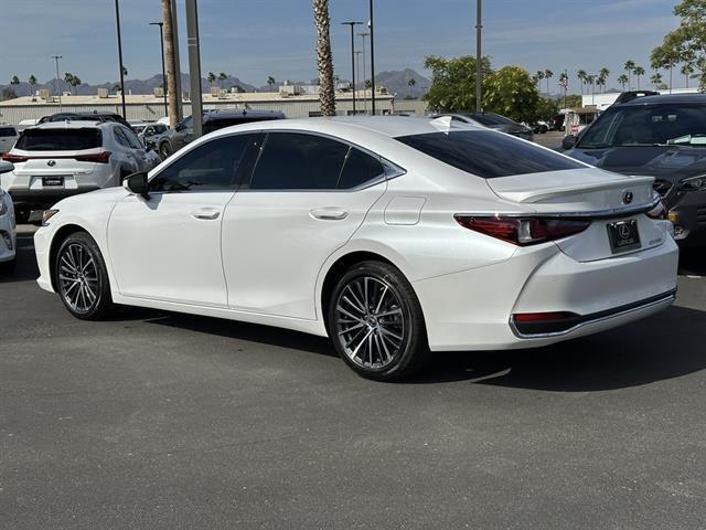 new 2025 Lexus ES 300h car, priced at $51,234