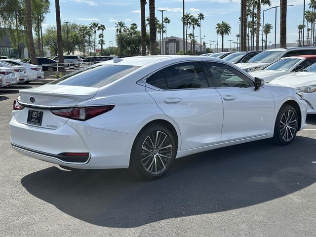 new 2025 Lexus ES 300h car, priced at $51,234