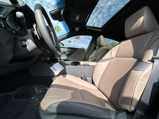 new 2025 Lexus ES 300h car, priced at $51,234