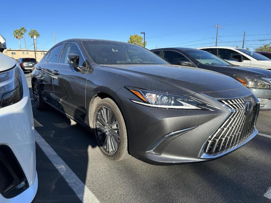 used 2022 Lexus ES 300h car, priced at $40,590