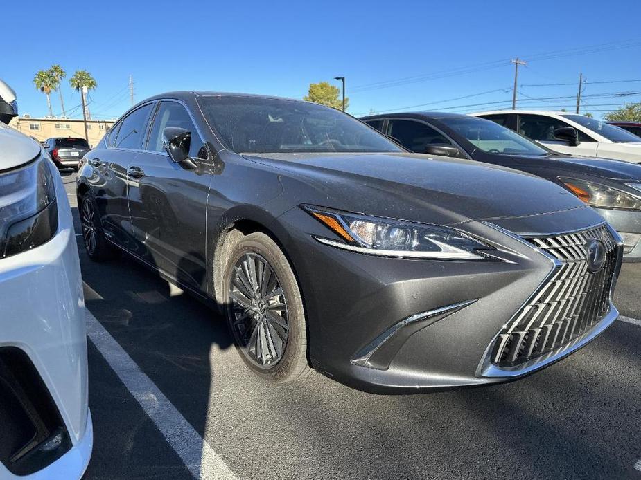 used 2022 Lexus ES 300h car, priced at $40,590