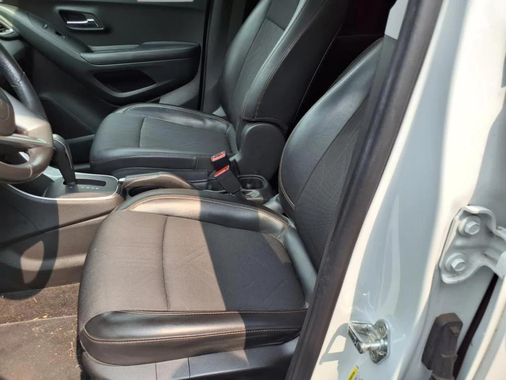 used 2022 Chevrolet Trax car, priced at $14,995