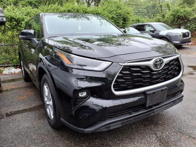 used 2022 Toyota Highlander car, priced at $31,895