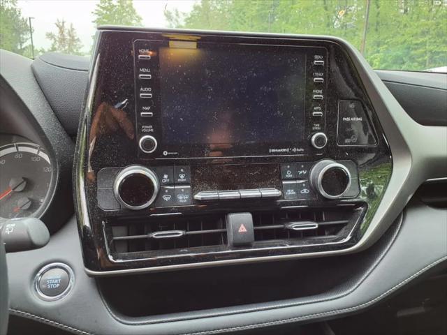 used 2022 Toyota Highlander car, priced at $30,995