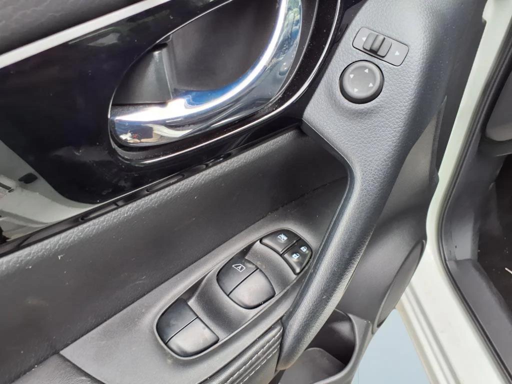 used 2022 Nissan Rogue Sport car, priced at $19,995