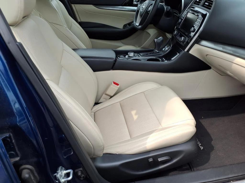 used 2023 Nissan Maxima car, priced at $20,895