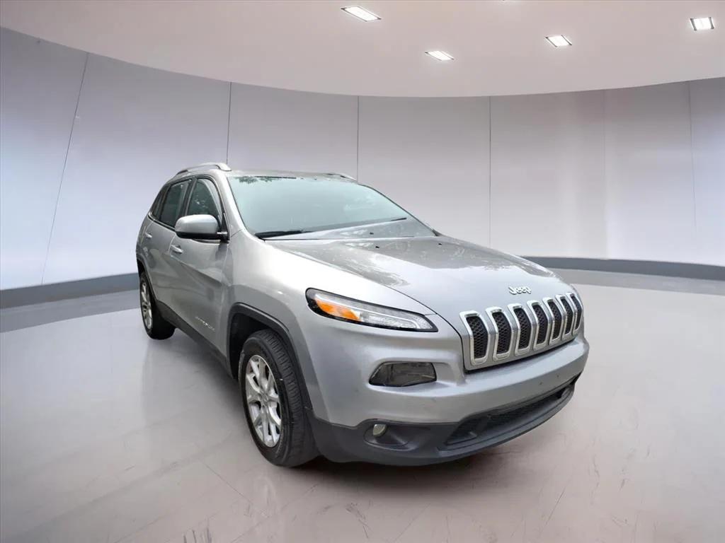 used 2016 Jeep Cherokee car, priced at $9,995