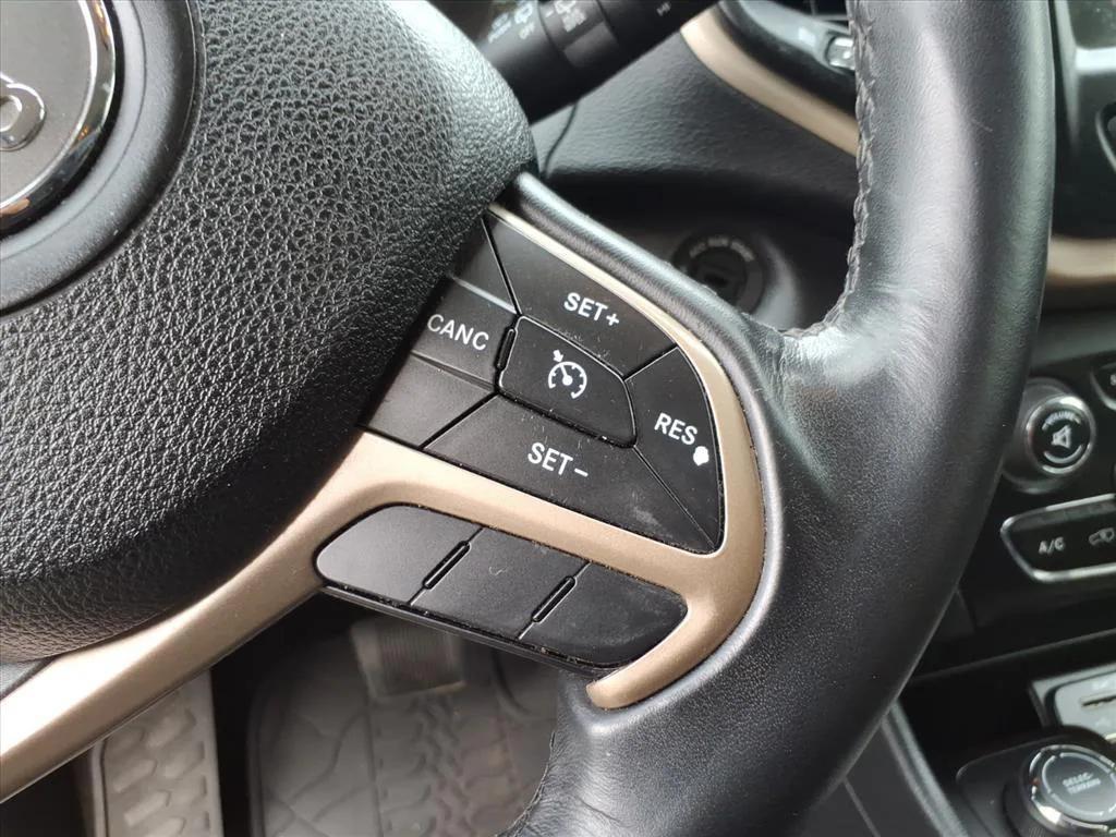 used 2016 Jeep Cherokee car, priced at $9,995