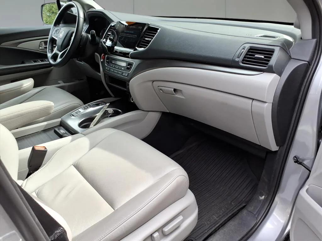 used 2022 Honda Pilot car, priced at $27,995