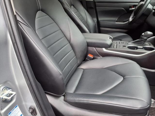 used 2022 Toyota Highlander car, priced at $33,995