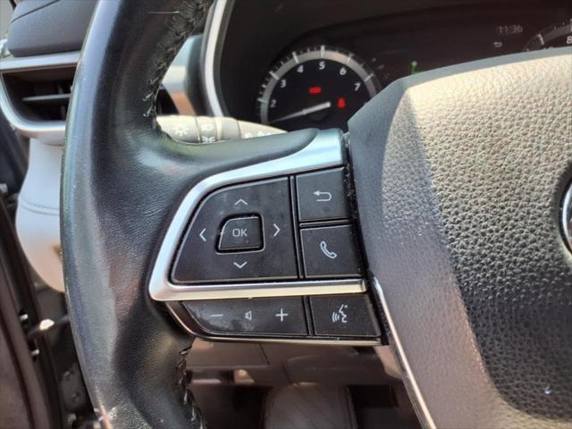 used 2020 Toyota Highlander car, priced at $24,995