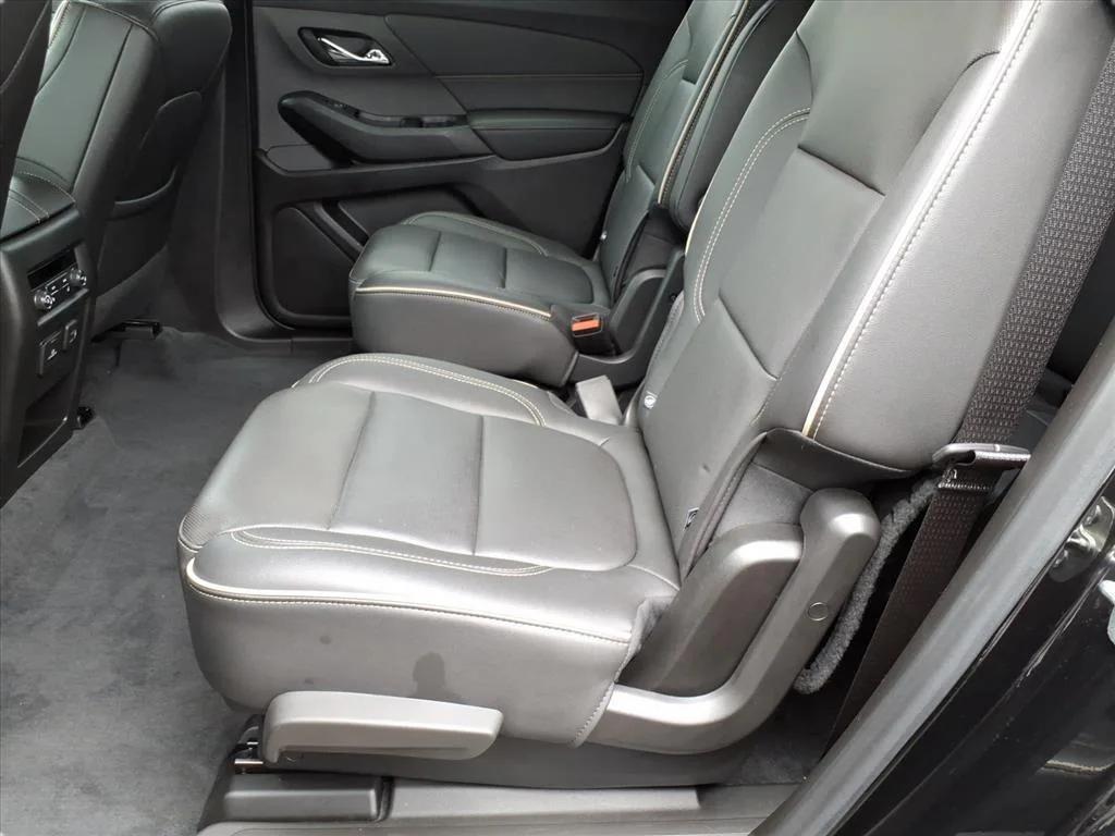 used 2023 Chevrolet Traverse car, priced at $36,295