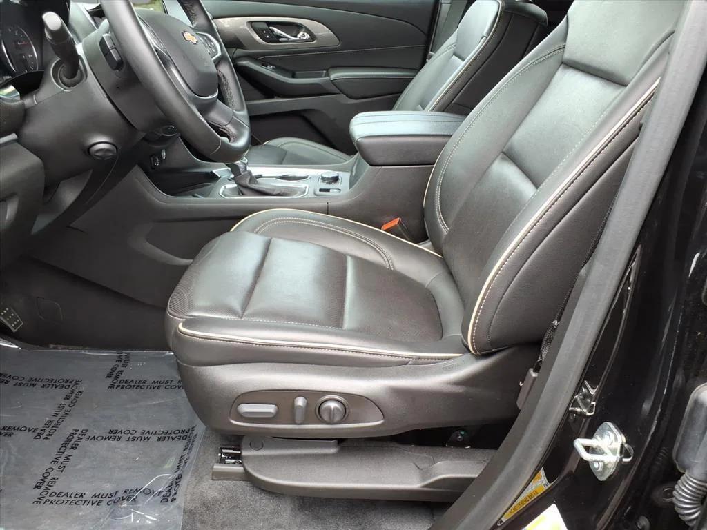 used 2023 Chevrolet Traverse car, priced at $36,295