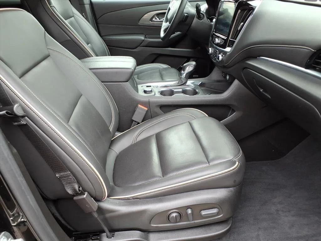 used 2023 Chevrolet Traverse car, priced at $36,295