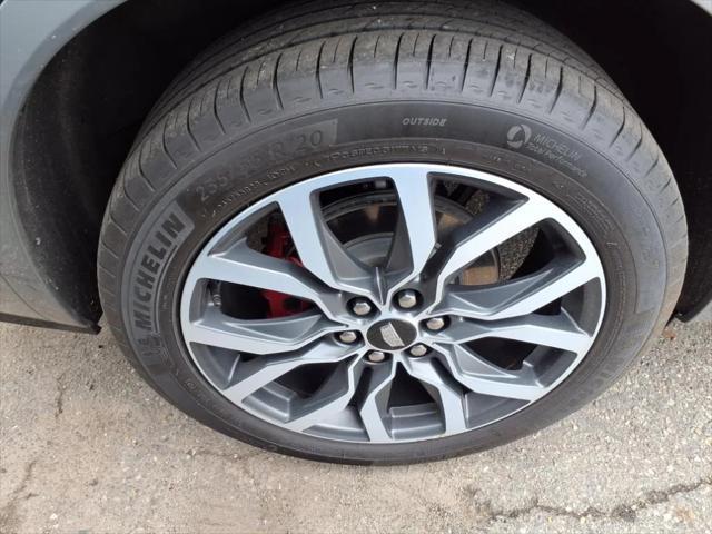 used 2024 Cadillac XT6 car, priced at $44,995