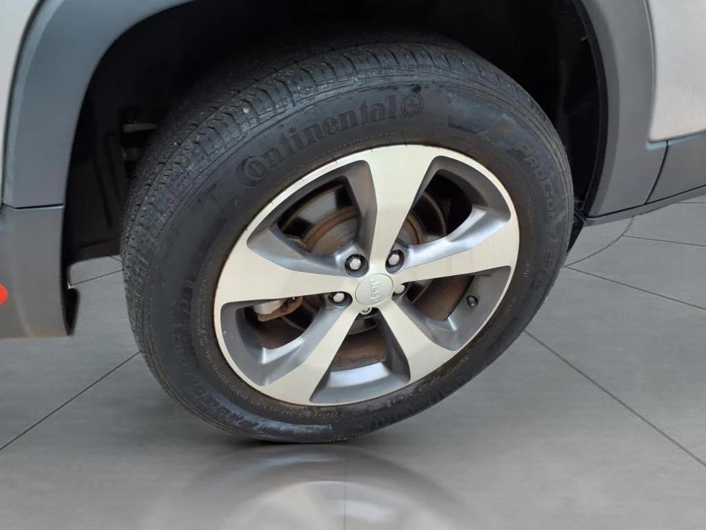 used 2021 Jeep Cherokee car, priced at $22,295