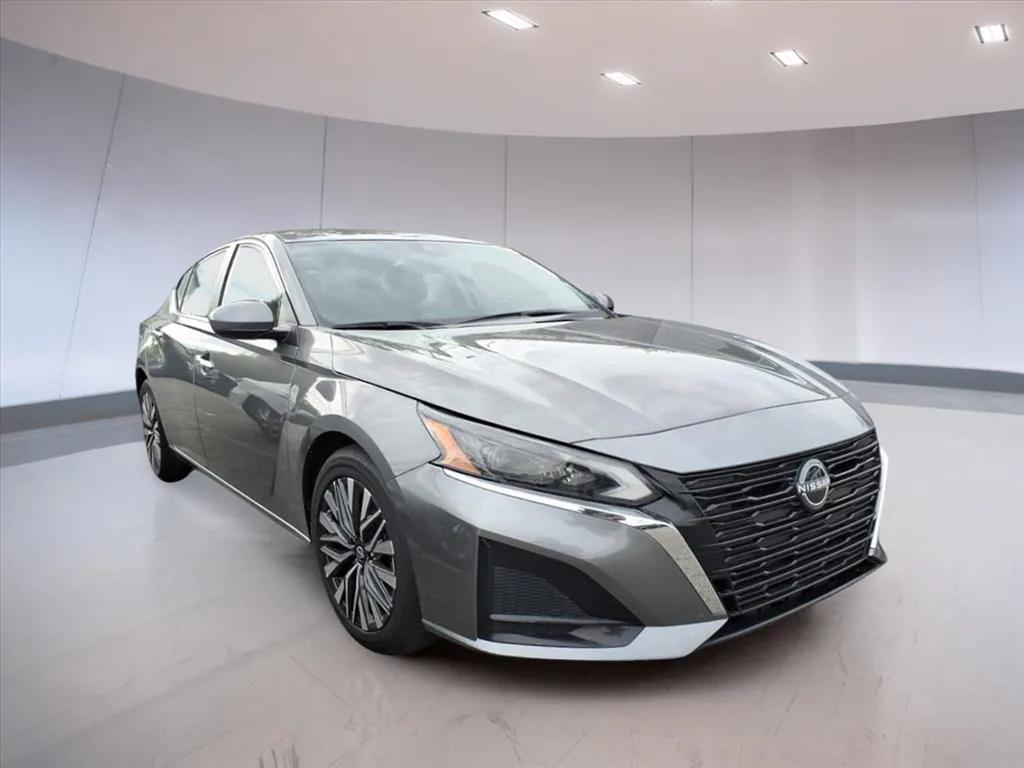 used 2023 Nissan Altima car, priced at $16,995
