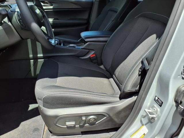 used 2025 Jeep Grand Cherokee car, priced at $32,995