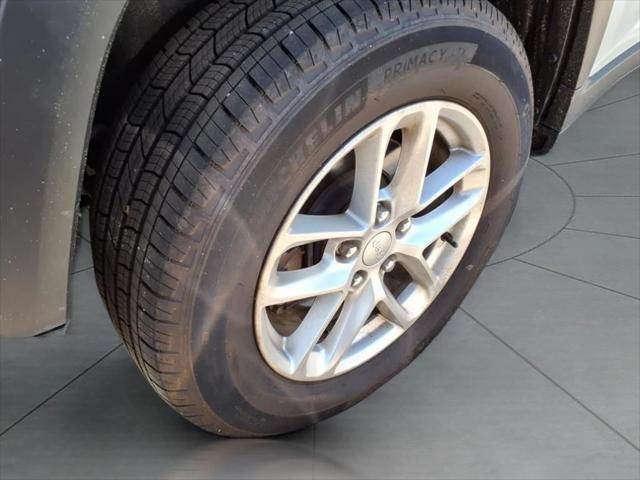 used 2025 Jeep Grand Cherokee car, priced at $32,995