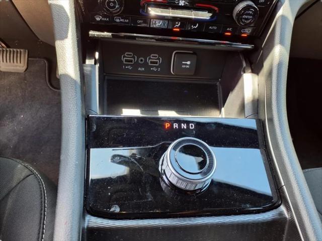 used 2025 Jeep Grand Cherokee car, priced at $32,995