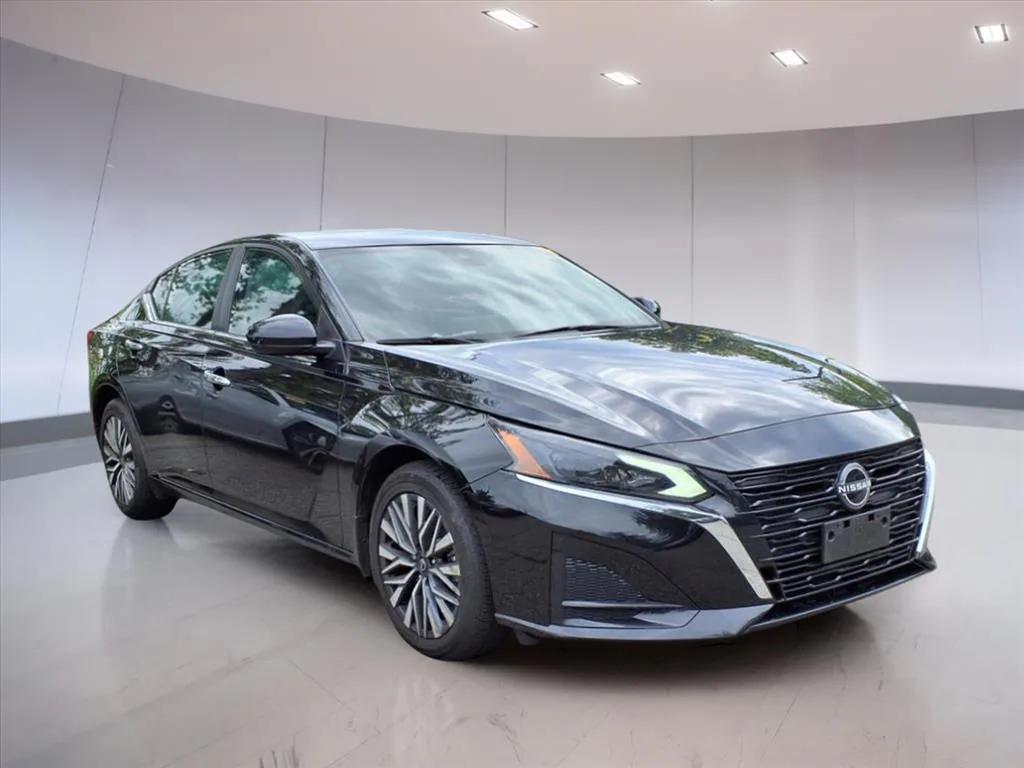 used 2023 Nissan Altima car, priced at $19,995