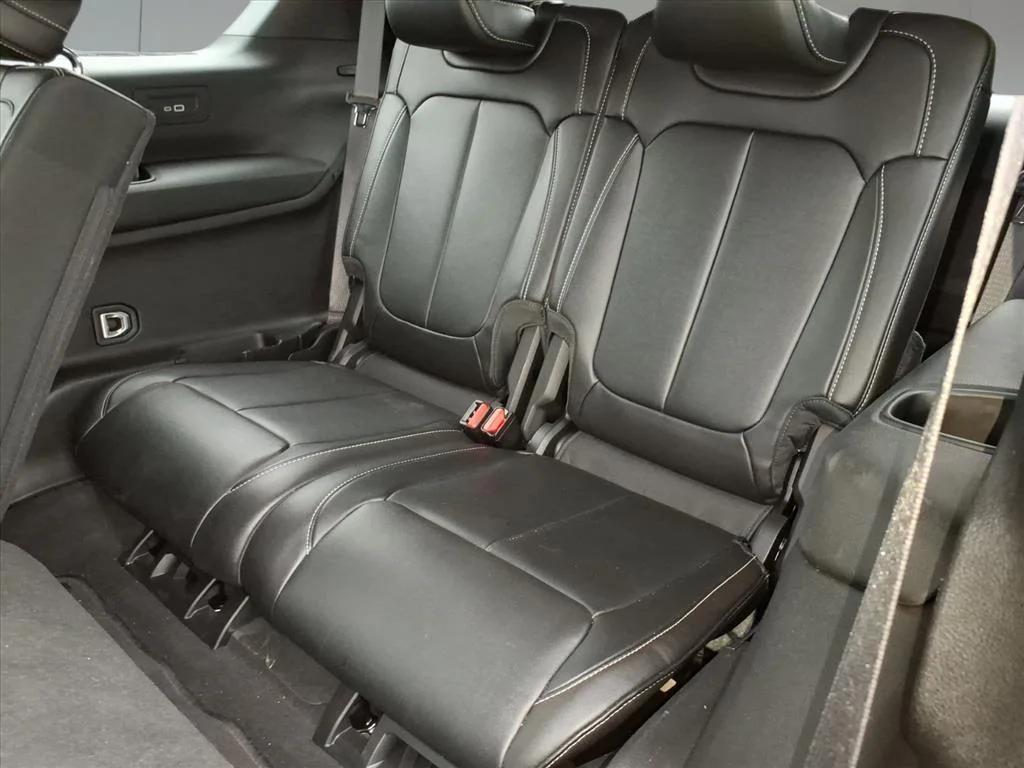 used 2024 Jeep Grand Cherokee L car, priced at $28,995