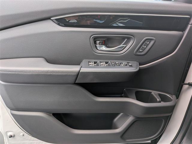 new 2025 Honda Pilot car, priced at $48,280