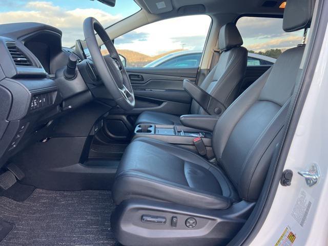 used 2025 Honda Odyssey car, priced at $41,998