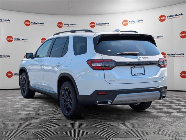 new 2025 Honda Pilot car, priced at $53,405