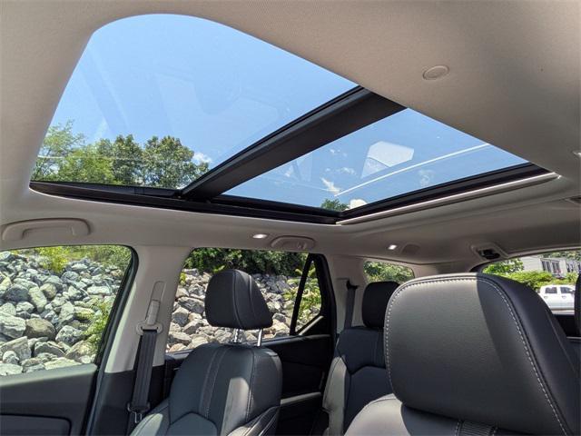 used 2025 Honda Pilot car, priced at $46,998
