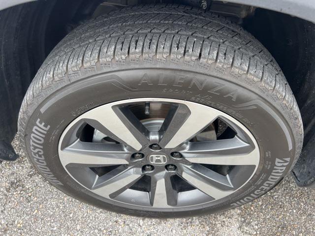 used 2025 Honda Pilot car, priced at $46,998
