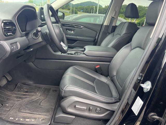 used 2025 Honda Pilot car, priced at $46,998
