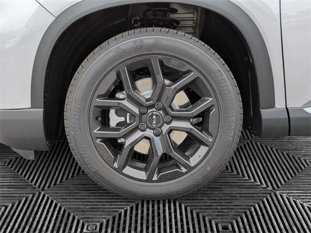 new 2025 Honda Pilot car, priced at $52,995