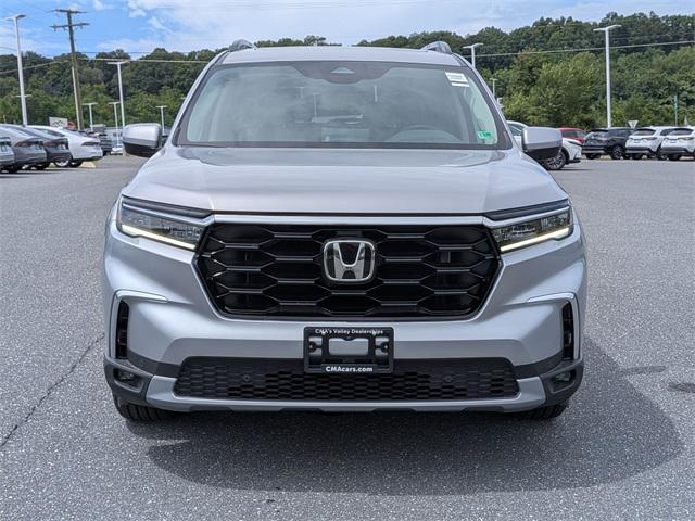 new 2025 Honda Pilot car, priced at $52,995