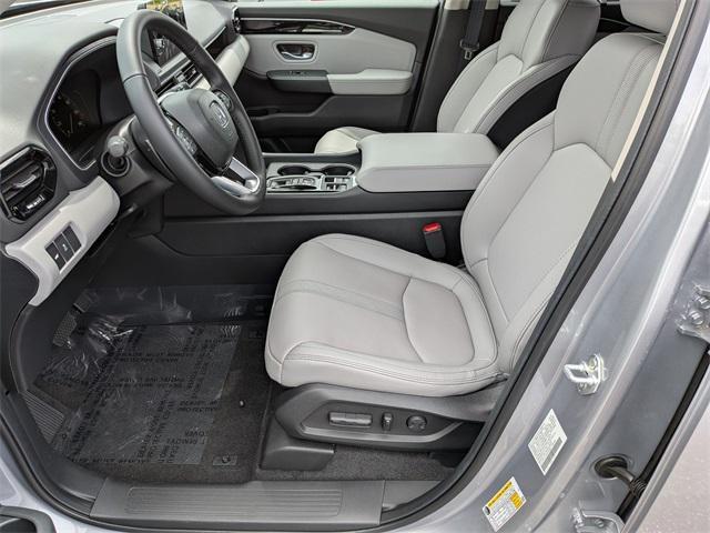 new 2025 Honda Pilot car, priced at $52,995