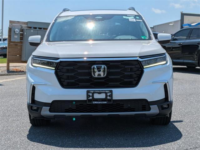 new 2025 Honda Pilot car, priced at $54,985