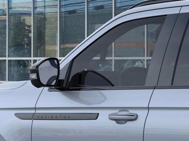new 2025 Lincoln Navigator car, priced at $96,933