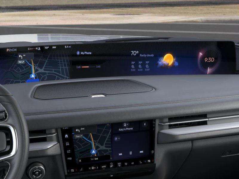 new 2025 Lincoln Navigator car, priced at $96,933
